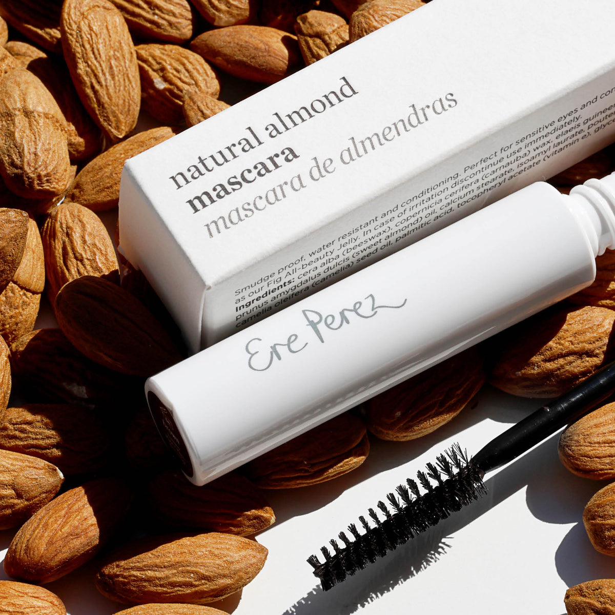 Natural almond mascara - Black