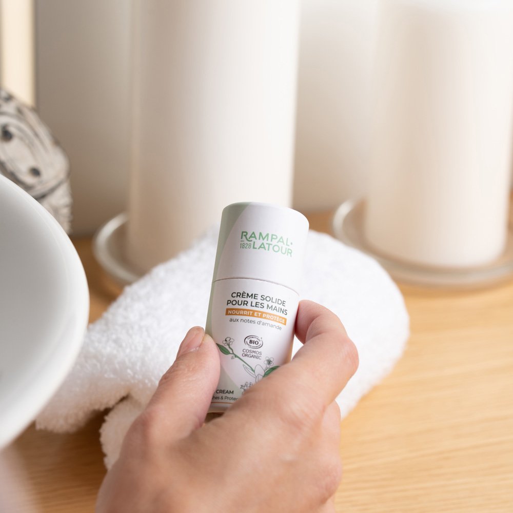 Cremă de mâini organică solidă cu migdale