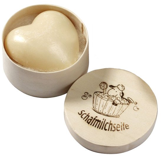 Inimă săpun cremos cu lapte de oaie (în cutie de lemn)