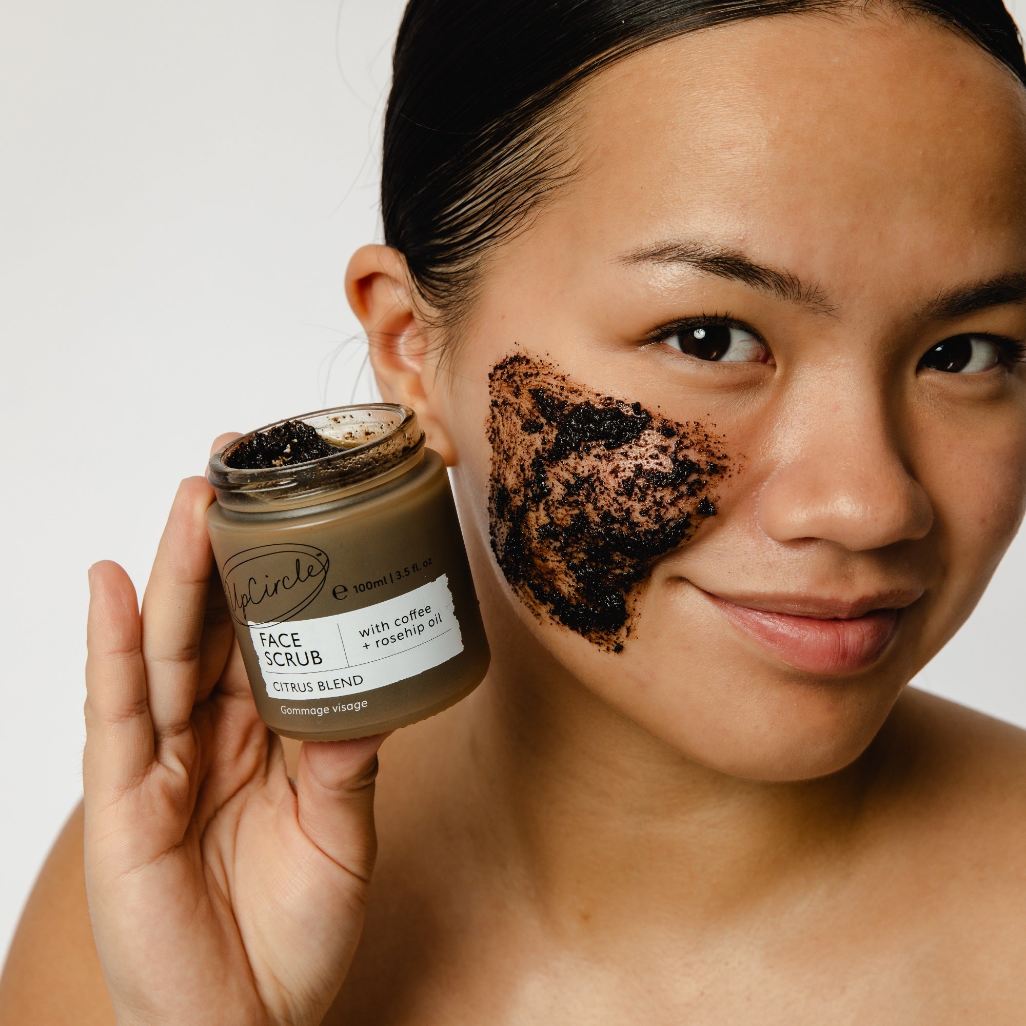 Exfoliant de față regenerator | Cafea + Măceșe și Citrice – Zero Waste